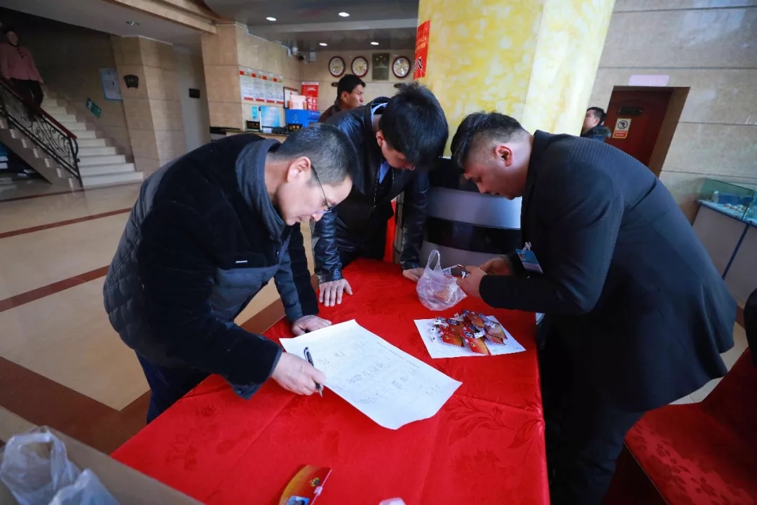 温泉县进入两会时间 政协委员今日报到