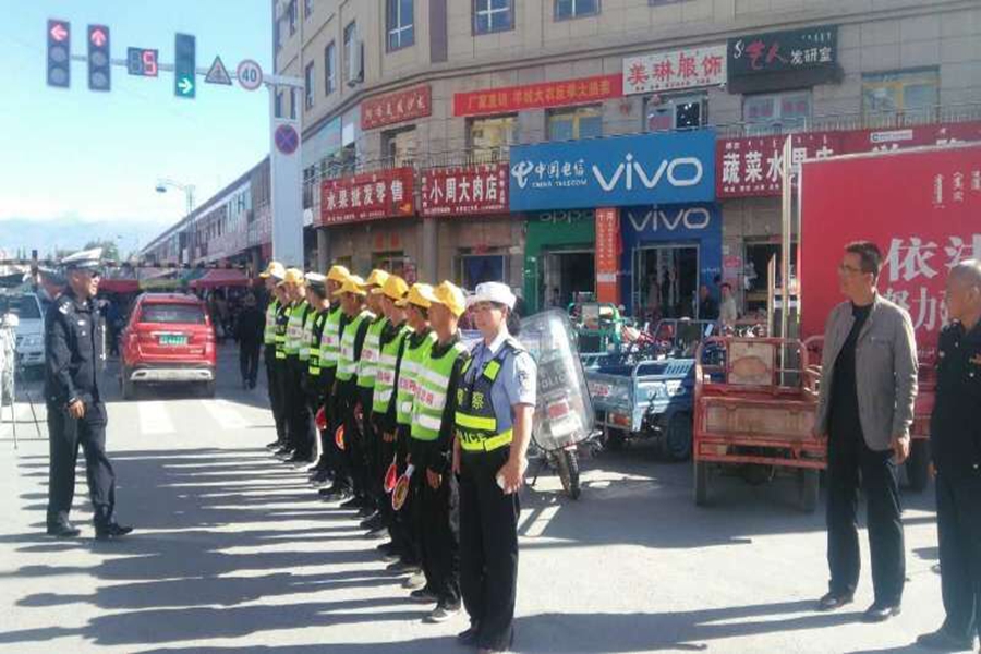 哈日布呼镇开展道路交通安全执法大检查-博尔