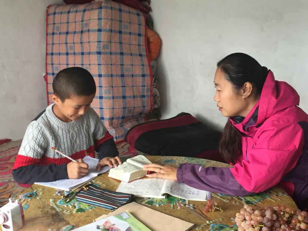 博州农机局干部职工赴村开展群众工作-博尔塔