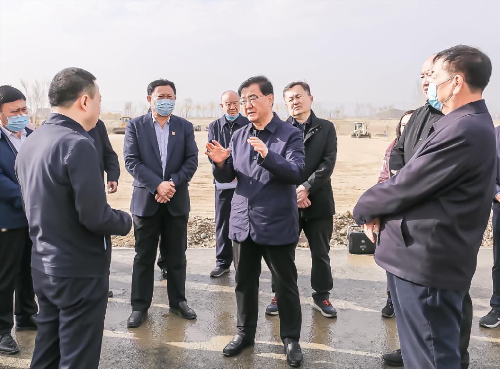 何永慧书记开展艾比湖巡湖博尔塔拉河巡河工作