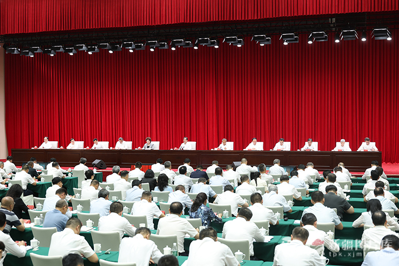 陈小江出席十届自治区党委第七轮巡视集中反馈会议并讲话