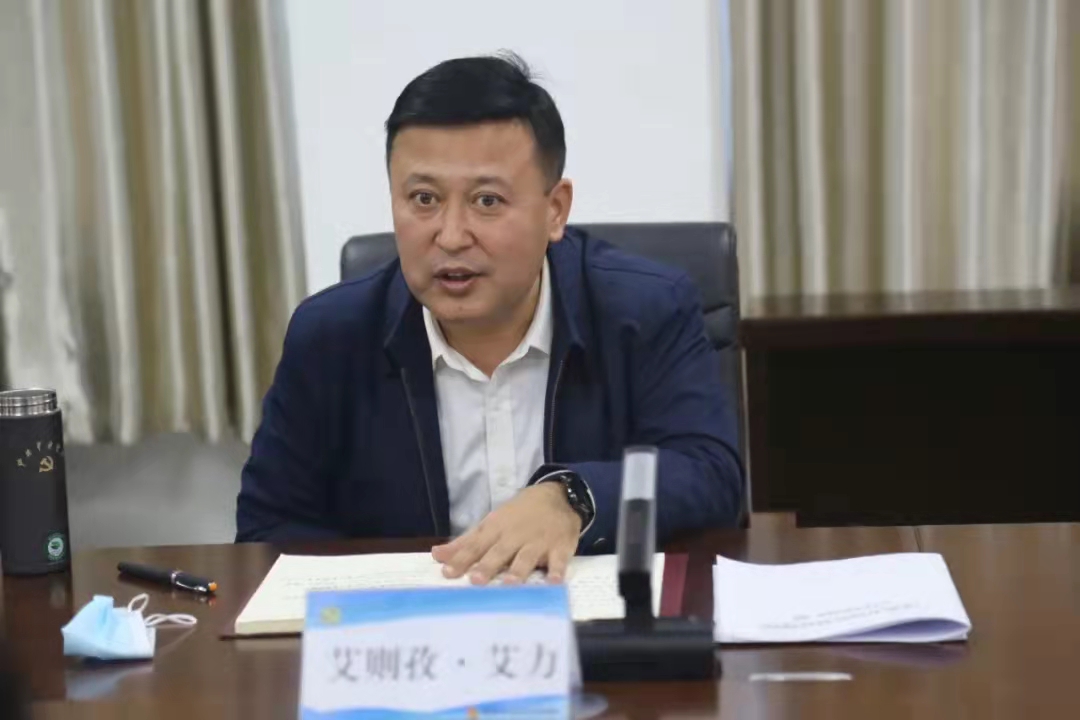 艾则孜·艾力同志就市场监管工作提出要求调研食药所调研博乐友好超市