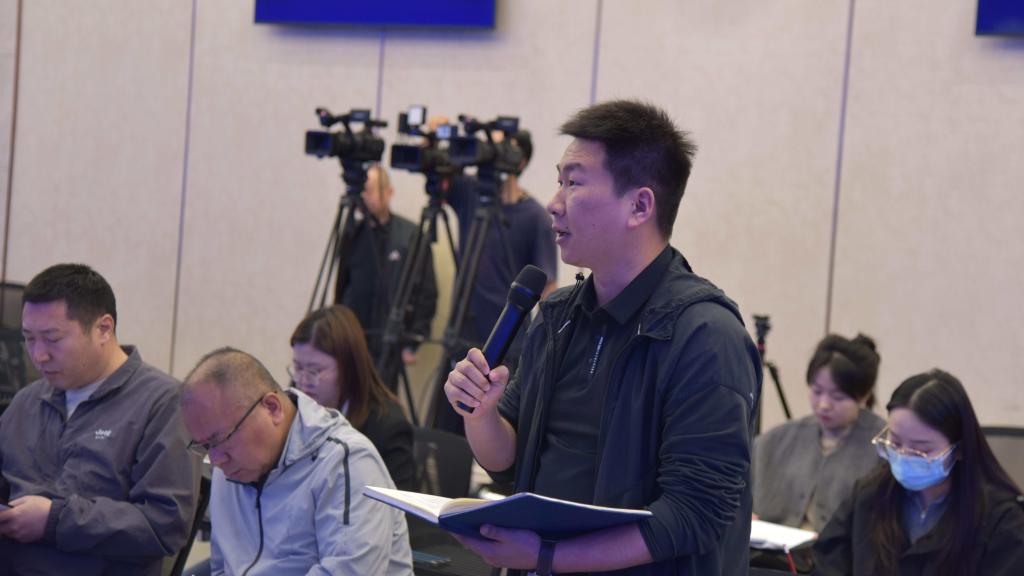 新疆举行2025年一季度自治区国民经济运行情况新闻发布会 CC15